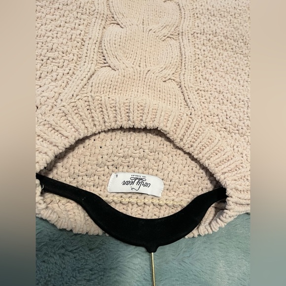 Carly Jean Los Angeles sweater, size Large - Picture 6 of 9
